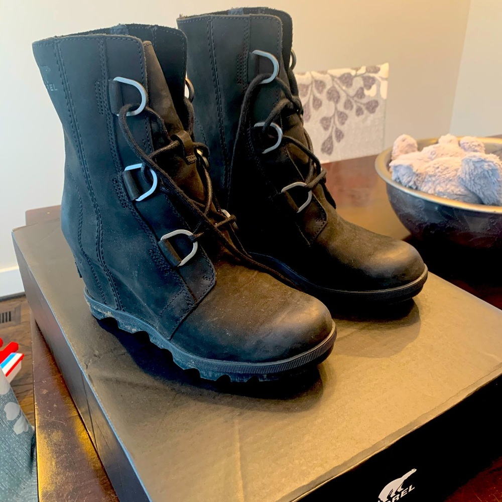 Sorel Boots - Picture 1 of 3